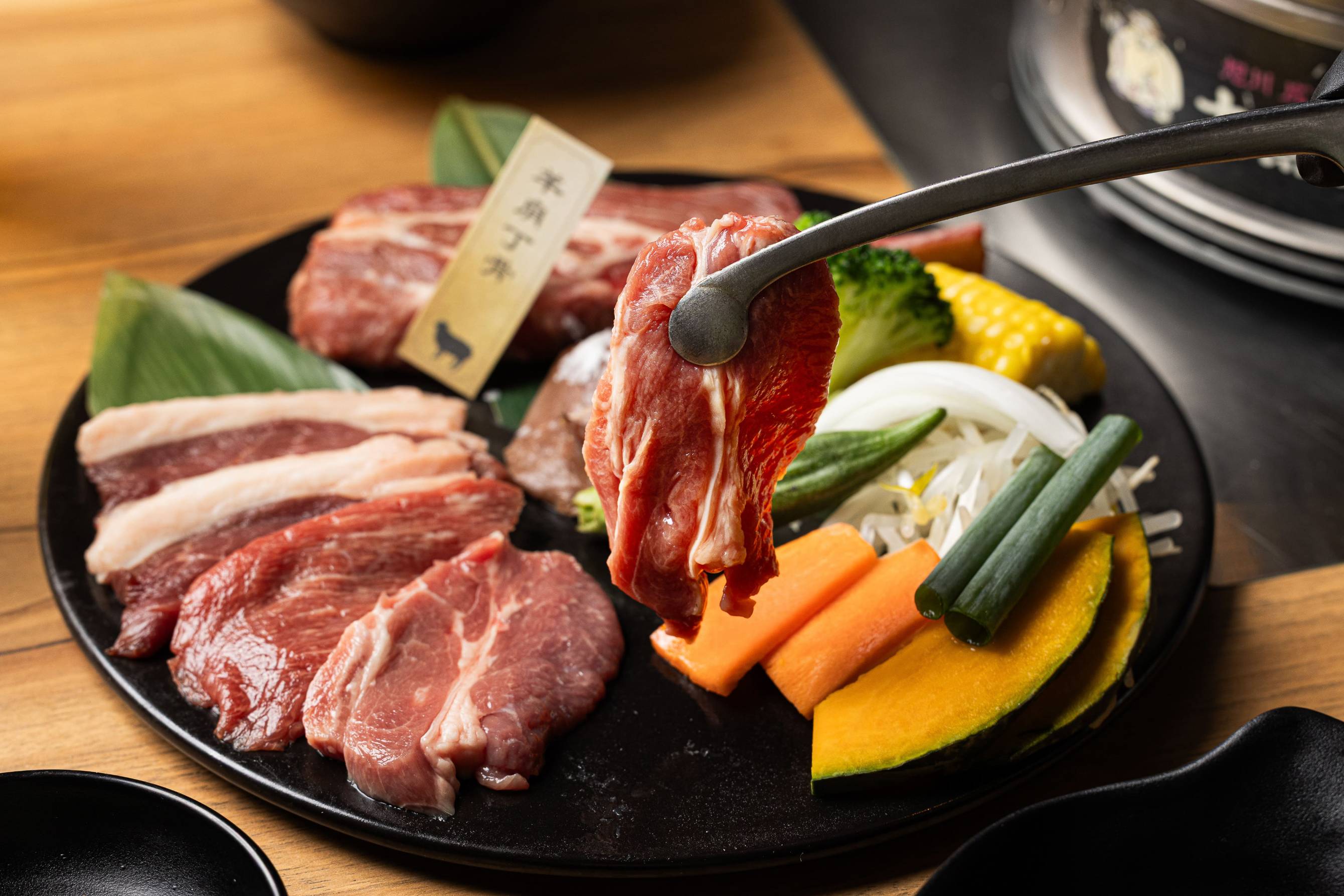 只賣小羊肉的職人堅持!北海道旭川成吉思汗大黑屋嚴選冷藏澳洲小羊肉在台北還原正宗風味