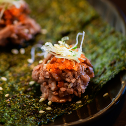 「新」海陸大餐：原來我們跟牛吃一樣的「超級食物」？海藻＋紅肉的營養神隊友組合！